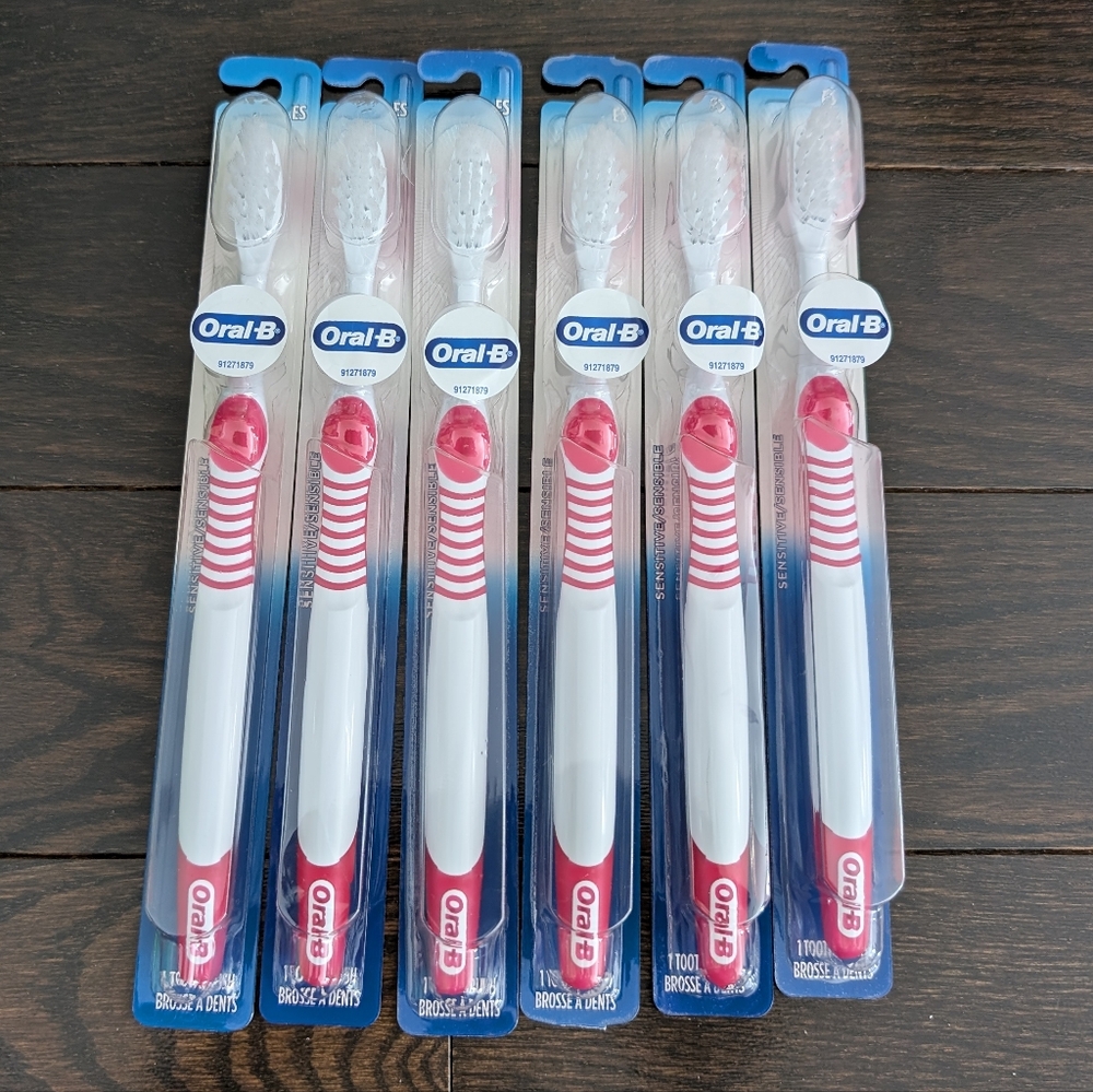 NWT Oral-B Adult Toothbrush (Set of 6)